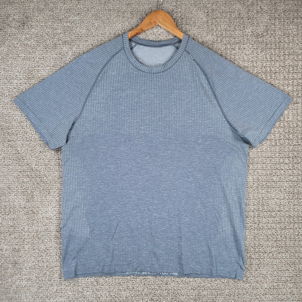 Lululemon Metal Vent Tech XXL Mens Blue Textured Short Sleeve Athletic Shirt Top